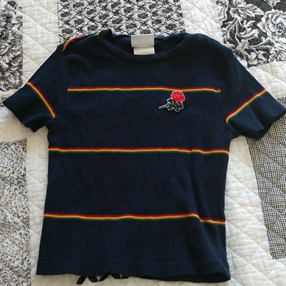 Small cropped shirt